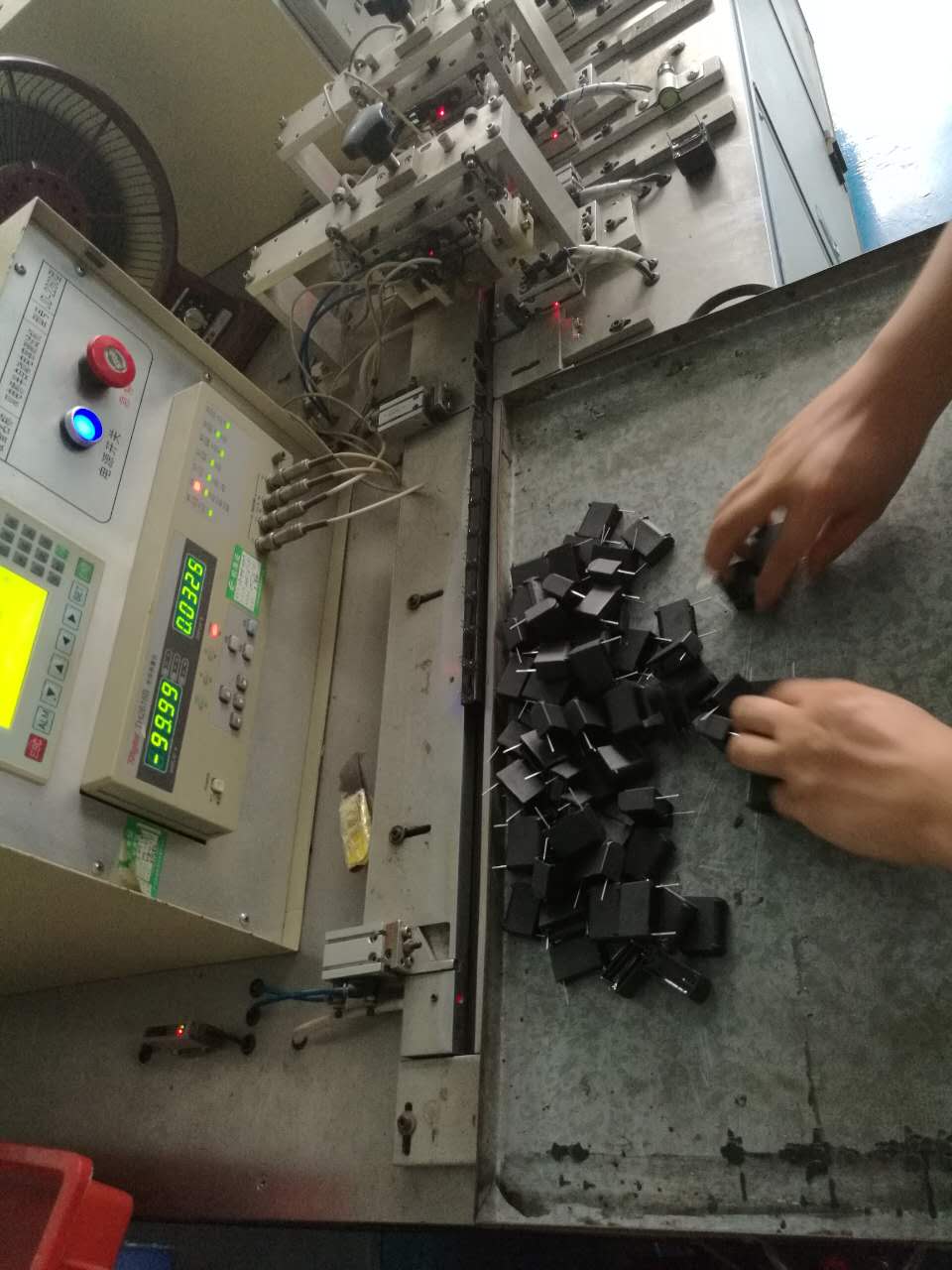 電容生產廠家研發部